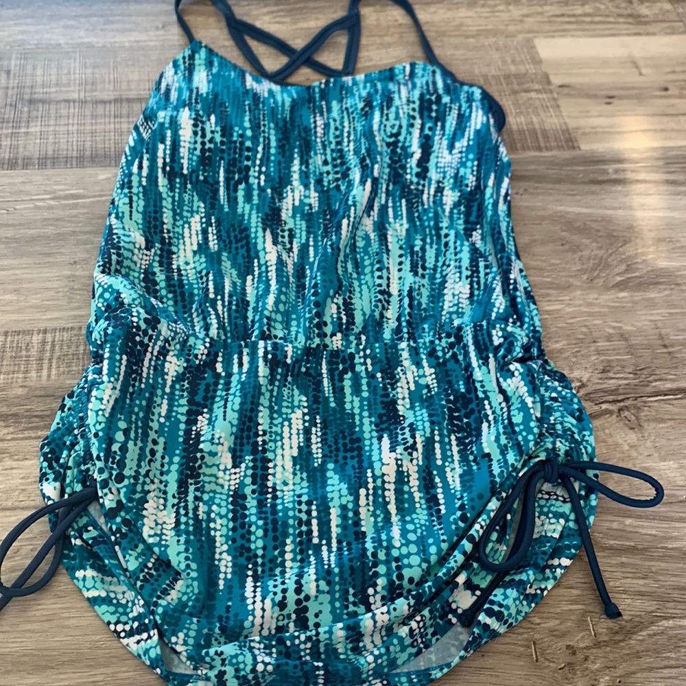 GO gossip tankini top